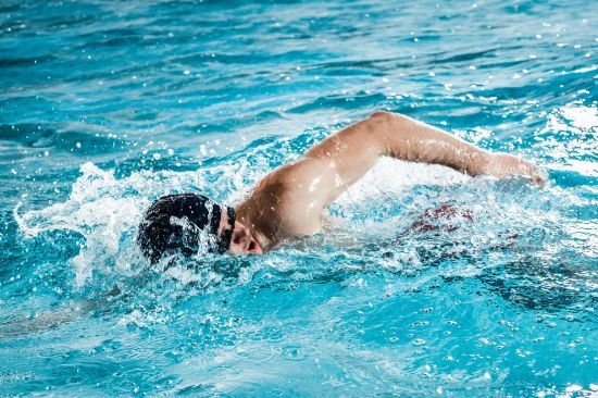 Bild von Mitarbeitenden-Schwimmen blu
